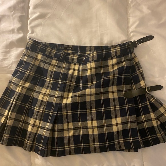 Brandy Melville Dresses & Skirts - Brandy Melville Low Waisted Buckle Skirt